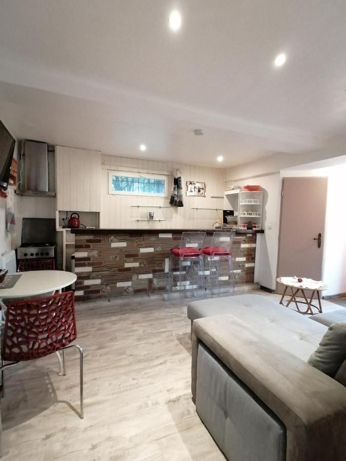 Charmant Appartement Independant, 5 Mn De Rouen, Avec Terrasse, Refait A Neuf Franqueville-Saint-Pierre Dış mekan fotoğraf